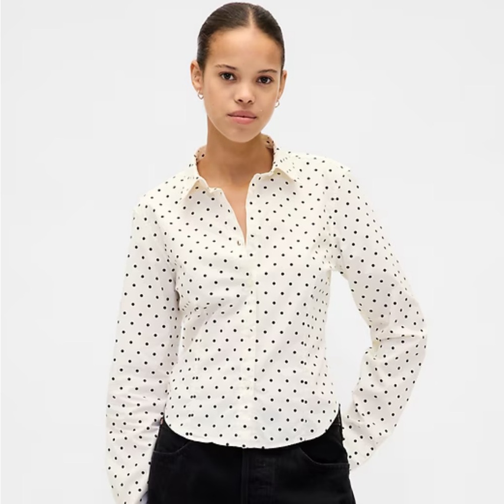 GAP Ivory and Black Polka Dot Button Down Shirt